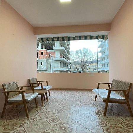 Vila Osmenaj Rent Room Or Apartment Влёра Экстерьер фото