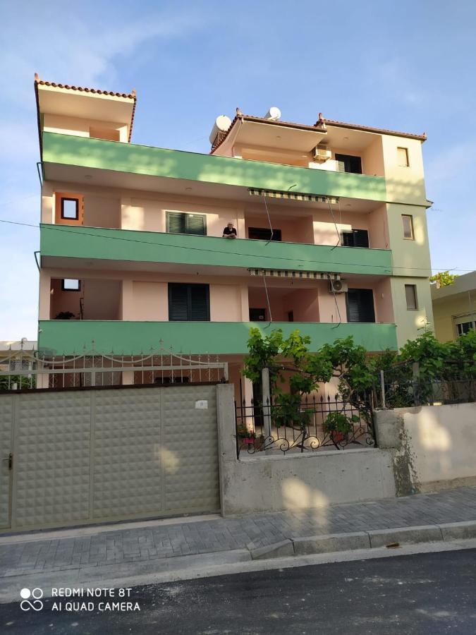 Vila Osmenaj Rent Room Or Apartment Влёра Экстерьер фото
