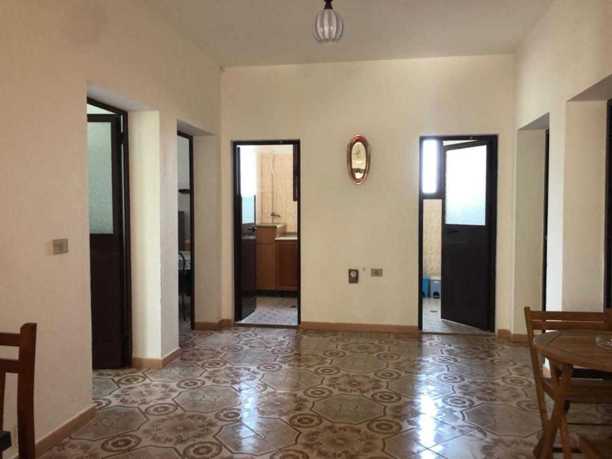 Vila Osmenaj Rent Room Or Apartment Влёра Экстерьер фото
