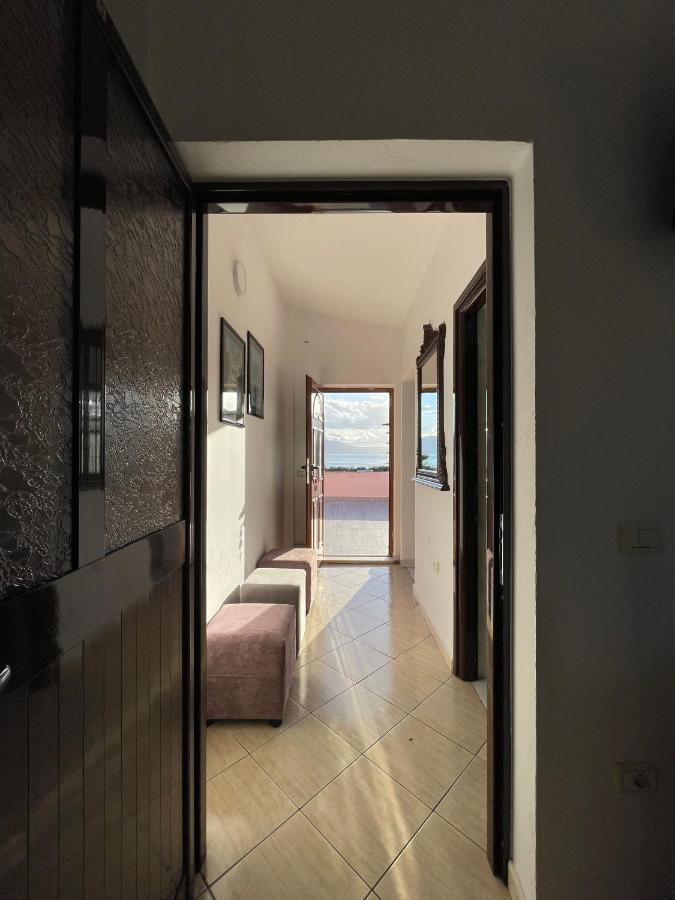 Vila Osmenaj Rent Room Or Apartment Влёра Экстерьер фото