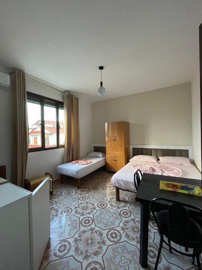 Vila Osmenaj Rent Room Or Apartment Влёра Экстерьер фото
