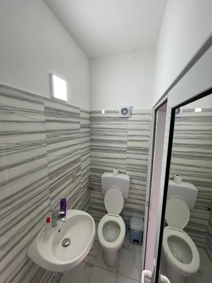 Vila Osmenaj Rent Room Or Apartment Влёра Экстерьер фото