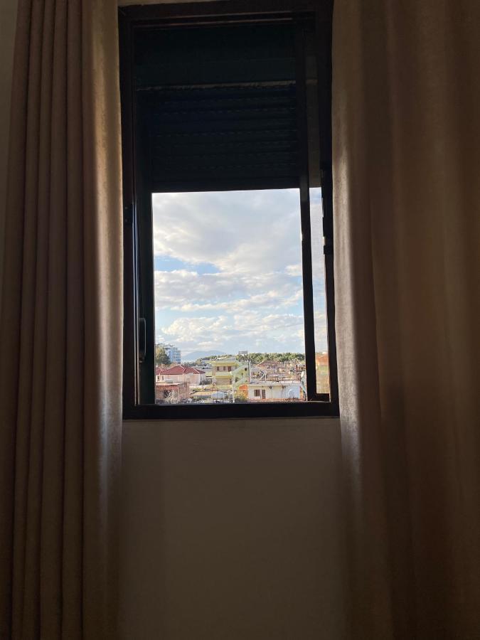 Vila Osmenaj Rent Room Or Apartment Влёра Экстерьер фото