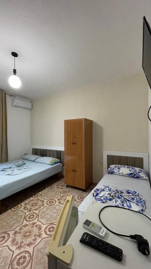 Vila Osmenaj Rent Room Or Apartment Влёра Экстерьер фото