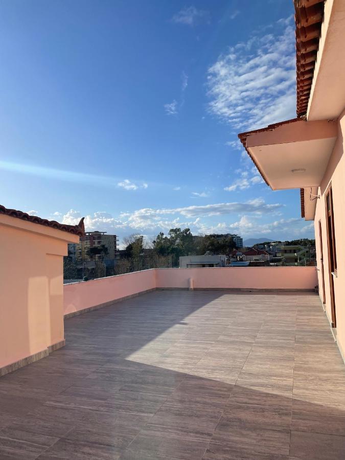 Vila Osmenaj Rent Room Or Apartment Влёра Экстерьер фото
