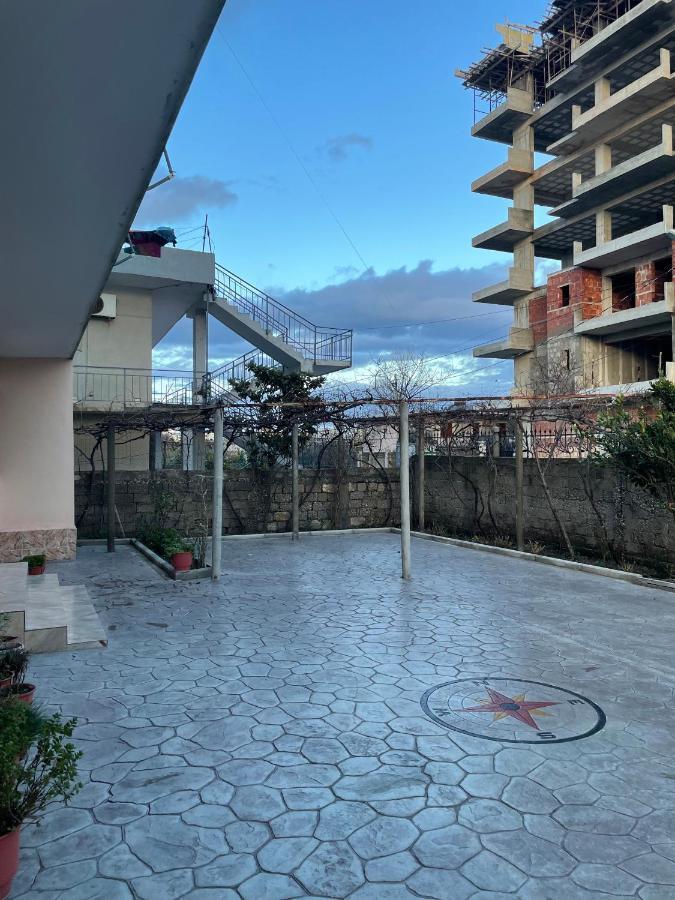 Vila Osmenaj Rent Room Or Apartment Влёра Экстерьер фото