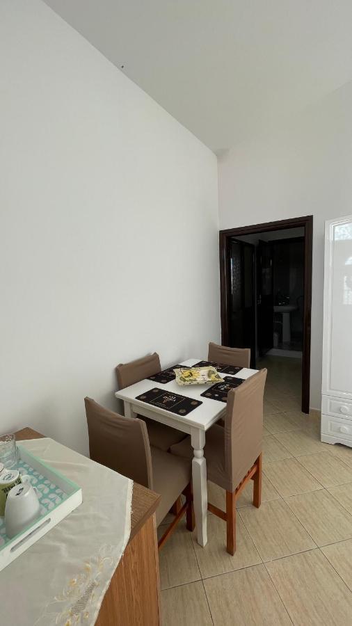Vila Osmenaj Rent Room Or Apartment Влёра Экстерьер фото