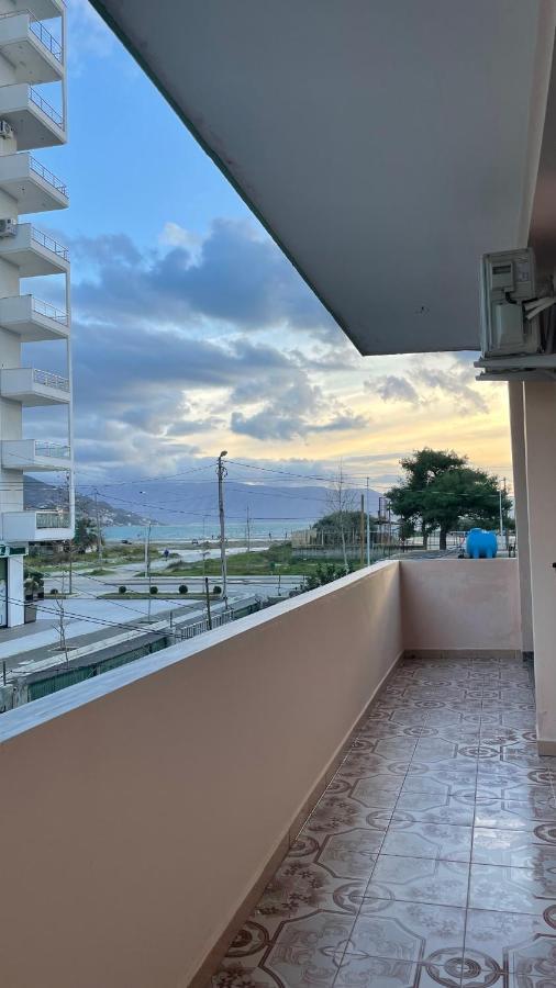 Vila Osmenaj Rent Room Or Apartment Влёра Экстерьер фото