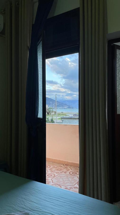 Vila Osmenaj Rent Room Or Apartment Влёра Экстерьер фото