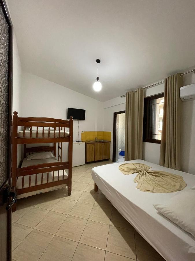 Vila Osmenaj Rent Room Or Apartment Влёра Экстерьер фото